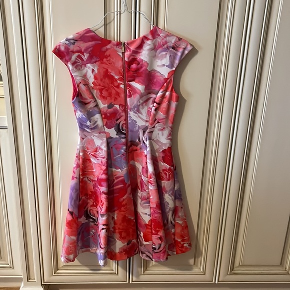 Vince Camuto dress - Picture 3 of 8